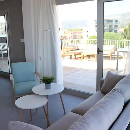 Beautiful Loft, Huge Sunny Terrace, View Over The And Sea アパート *